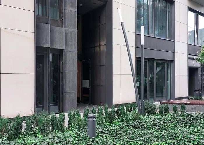 Lumina Luxury In Mennica