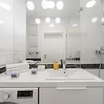 Lumina Luxury In Mennica Lejlighedshotel