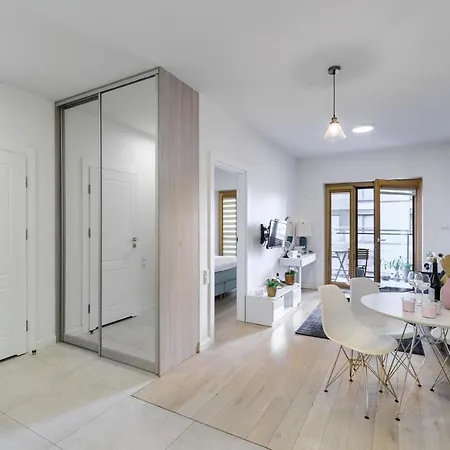 Lumina I Design 2-room I Parking I Balcony I Mennica Apart-hotel