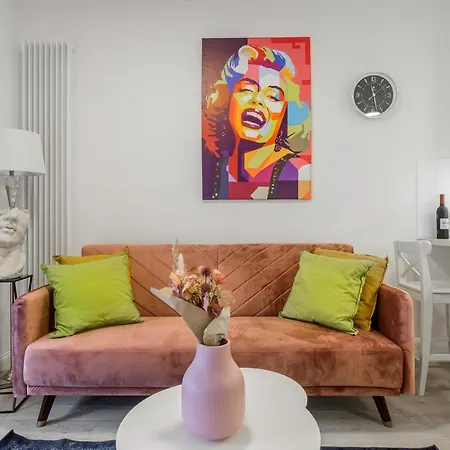 Lumina Luxury In Mennica