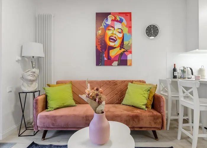 Lumina Luxury In Mennica